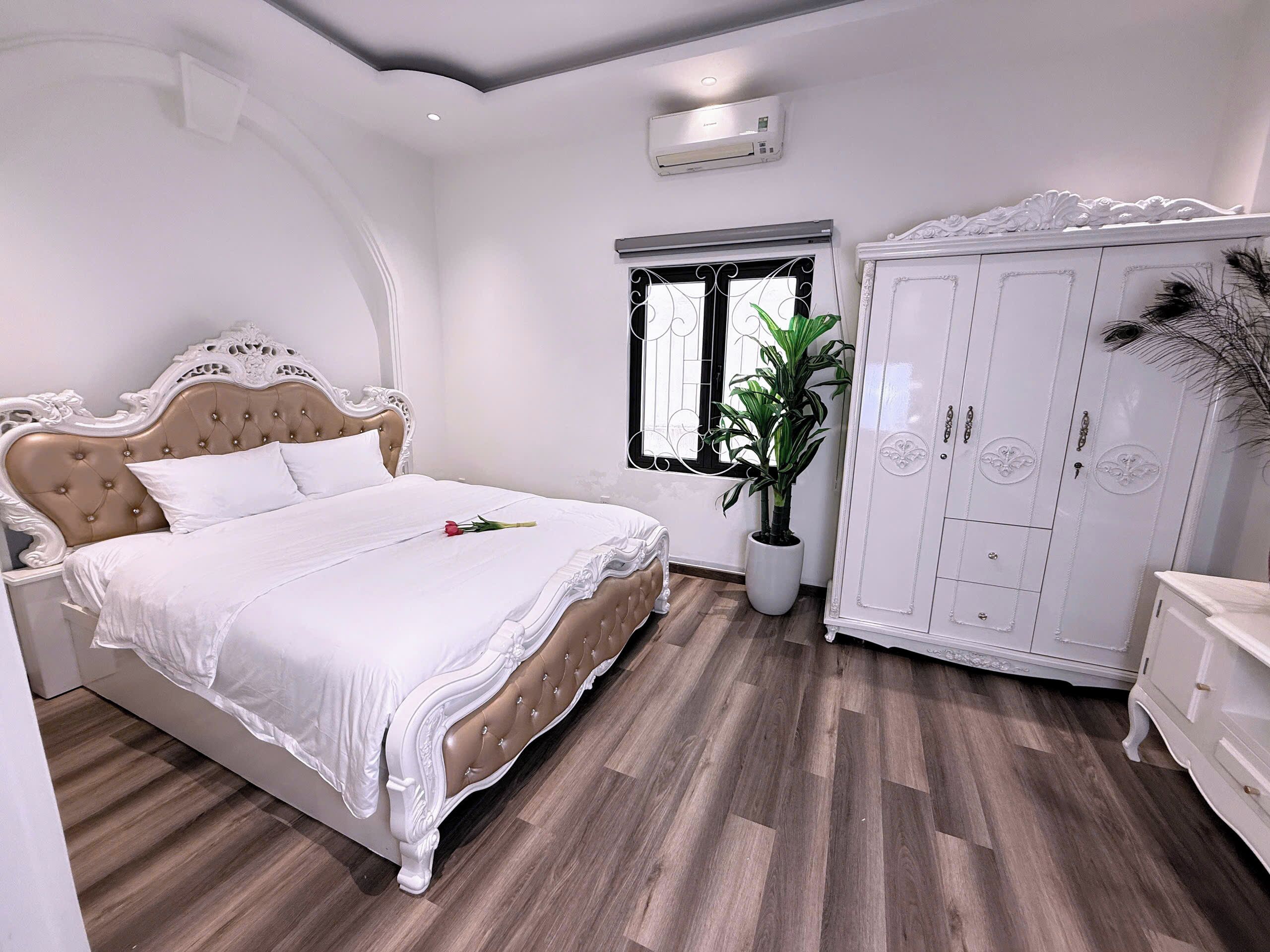 Estúdio superior, vista para a cidade | Escrivaninha, espaço de trabalho para notebook, Wi-Fi de cortesia