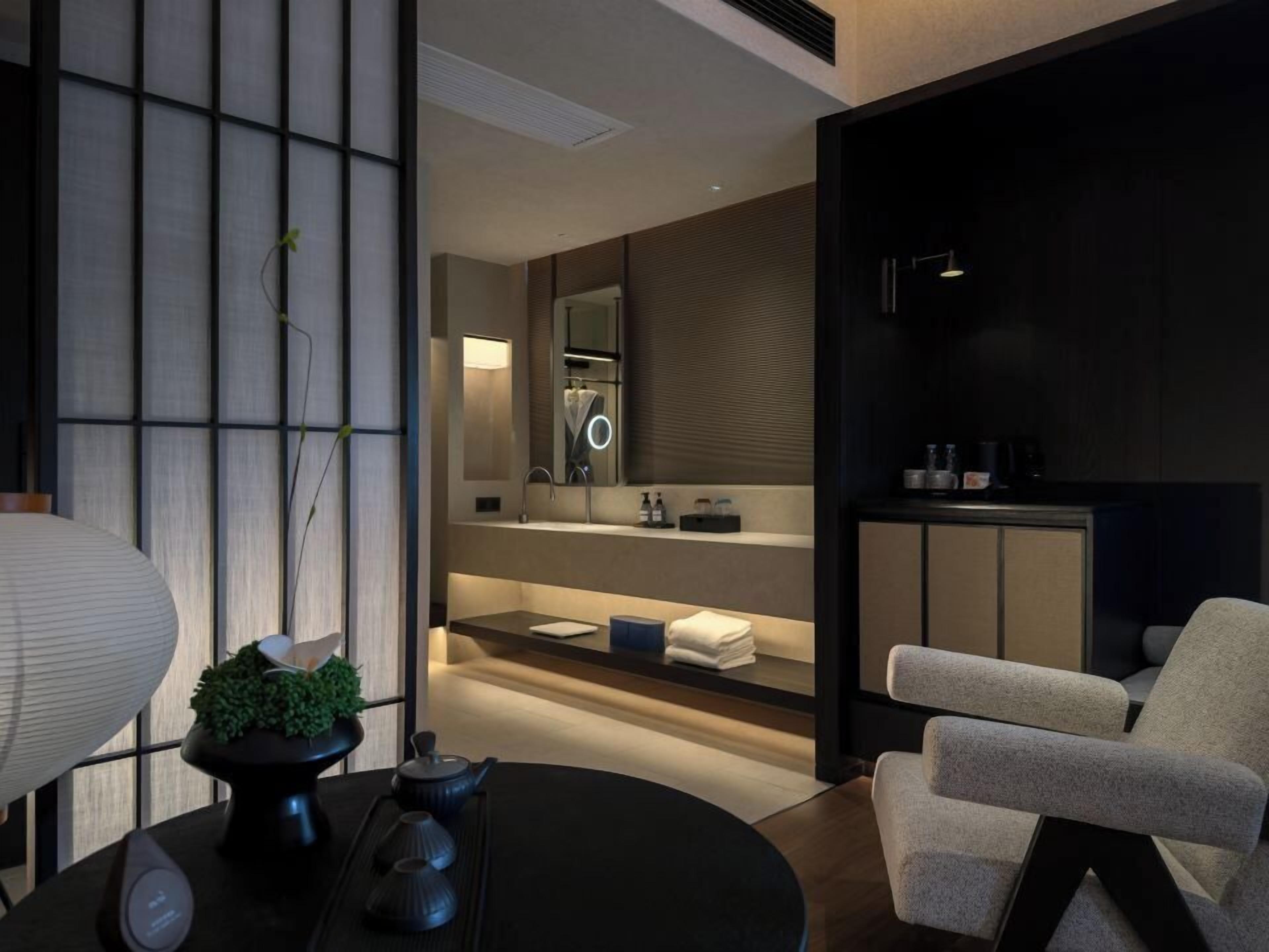 Superior Double Room, Air conditioning, Mountain View | Desk, laptop workspace, blackout curtains, soundproofing