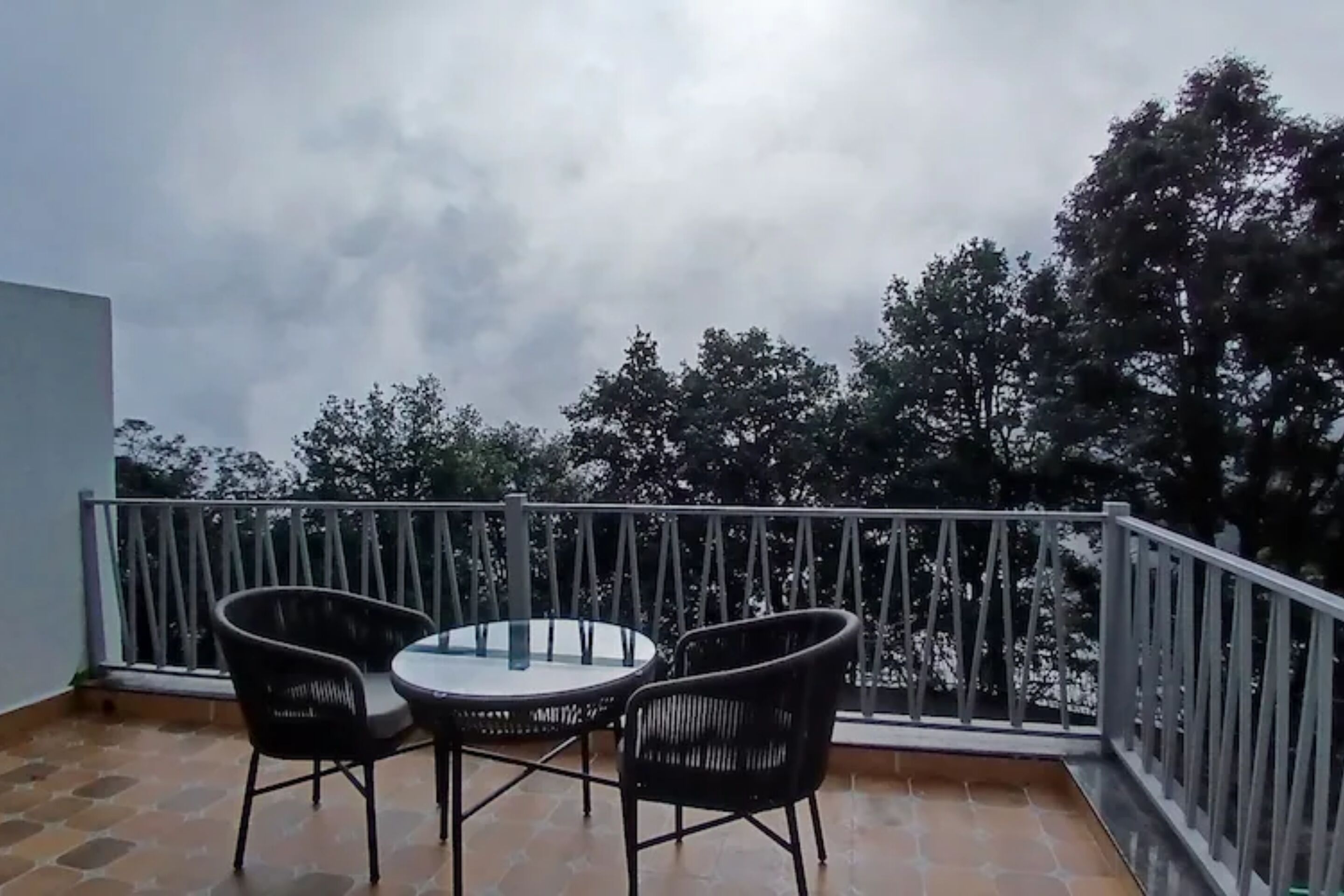 Superior with Balcony & Lake View | Balcony