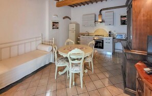 Interior - Awesome home in Grosseto with WiFi (Grosseto)