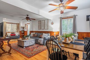 Smart TV - Minutes to Lake Arrowhead Village | Cozy & Secluded | Cedar Cove by AvantStay (Lake Arrowhead)