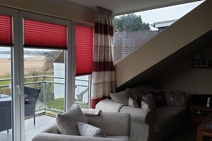 Smart TV, fireplace, video games, DVD player