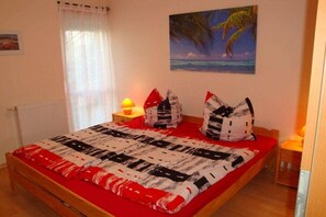 2 bedrooms, travel cot, free WiFi - Holiday apartment with 2 bedrooms (Ostseebad Karlshagen)