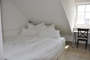 2 bedrooms, desk, iron/ironing board, travel cot