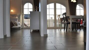 Bureau, fer et planche à repasser, lit parapluie, Wi-Fi gratuit