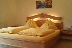 Reisekinderbett, kostenloses WLAN, Bettwäsche