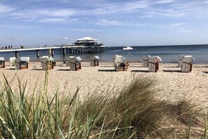 Beach - The House of Port Haf 2 (Timmendorfer Strand)