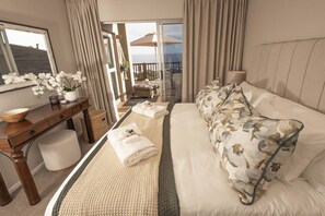 In-room safe, iron/ironing board, free WiFi, bed sheets - Waves & Whales, Brenton-on-Sea. Salt in the Air. Peace in the Soul!  (Brenton-on-Sea)