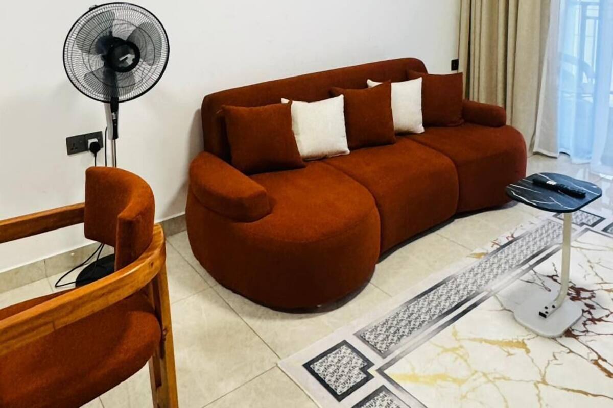 Apartemen Comfort | Area keluarga | Smart TV 32-inci dengan saluran TV digital