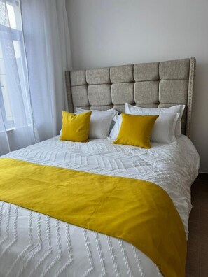 Classic Apartment, Balcony, City View