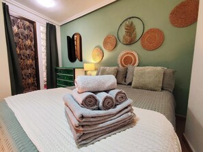 2 bedrooms, iron/ironing board, WiFi, bed sheets - The best location in Santa Pola! Apartment next to the beach surrounded by stores. (Santa Pola)