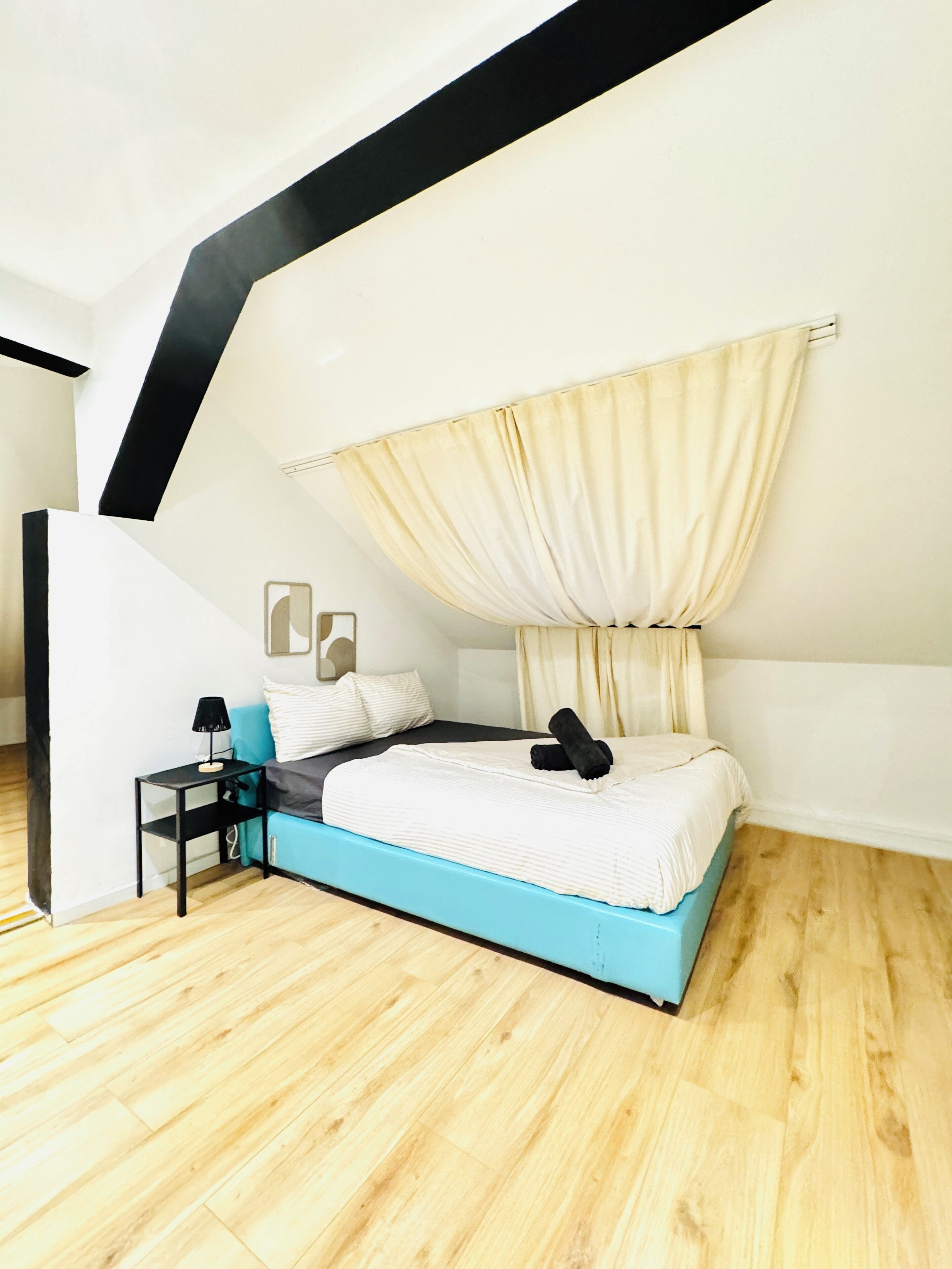 Basic-Zimmer | Bügeleisen/Bügelbrett