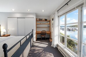 2 bedrooms, desk, free WiFi, bed sheets