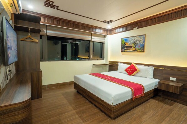 Deluxe Room, City View | Langsir/tirai gelap terus, kalis bunyi, seterika/papan seterika 