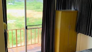 Single Room, Balcony, Partial Sea View | Free WiFi