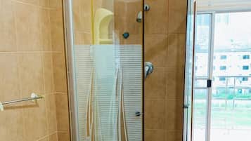 Studio Suite, Balcony, Partial Sea View | Bathroom