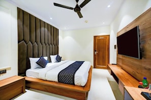 Kahden hengen deluxe-huone, kaupunkinäköala | Työpöytä, kannettavalle tietokoneelle sopiva työtila, ilmainen Wi-Fi