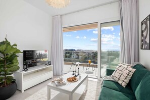 Smart TV - Chloe Residence by Nomads (Paphos)