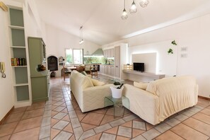 Smart TV - Holiday Home in Floridia with terrace (Floridia (SR))