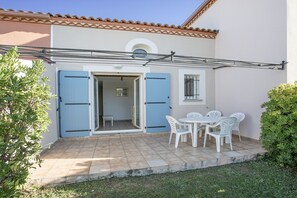 Outdoor dining - P. Minervois C N°02 - Villa 3P6 (Homps)