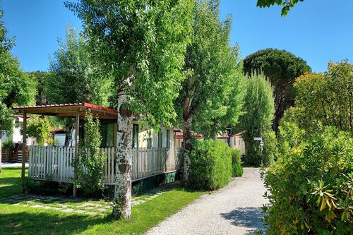 Mobil-home à Sarazena, dans un parc de vacances