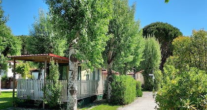 Mobil-home Ă Sarazena, dans un parc de vacances