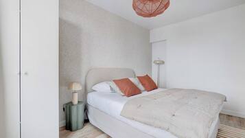 1 dormitorio, escritorio, tabla de planchar con plancha y wifi gratis