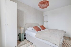 1 Schlafzimmer, Schreibtisch, Bügeleisen/Bügelbrett, kostenloses WLAN