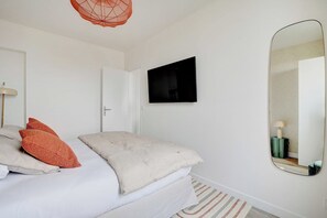 1 slaapkamer, een bureau, een strijkplank/strijkijzer, gratis wifi