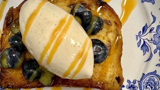 Desayuno con opciones de la cocina local todos los días (con cargo)