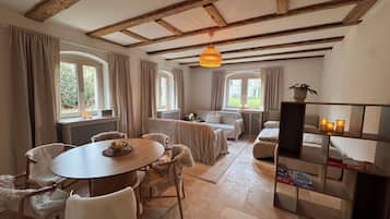 Bücher, Stereoanlage