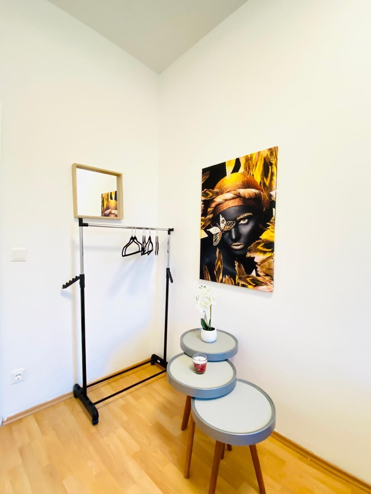 Basic Apartment | Iron/ironing board