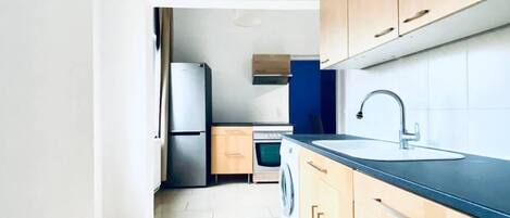 Basic-Apartment | Eigene Küche | Ofen, Herdplatte, Kochgeschirr/Geschirr/Besteck