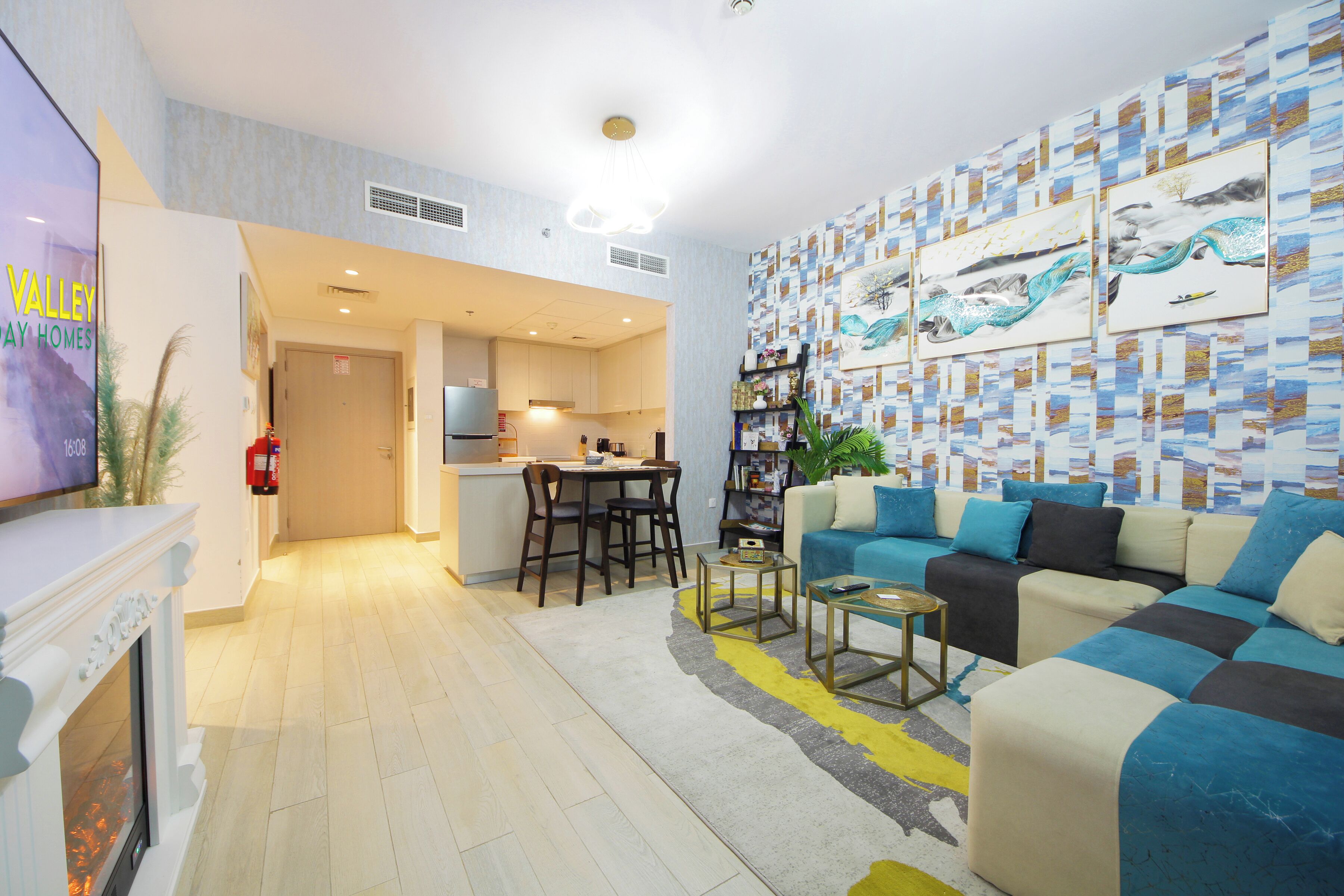 Luksusleilighet, 2 soverom, byutsikt, ved innsjø | Oppholdsområde | Smart-TV