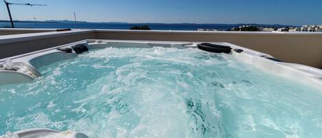 Bain à remous extérieur