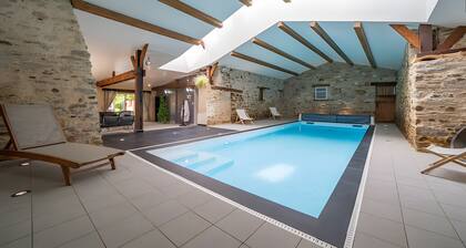 Maison de campagne « Grand Gßte, Piscine Intérieure » avec terrasse, jardin et balcon privés !