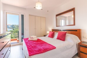 1 bedroom, iron/ironing board, travel cot, free WiFi - Sol Garajau Apartment by Atlantic Holiday (Santa Cruz)