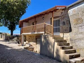 Exterior - Casa do Terrado - Refuge in Serra do Gerês (Tourém)
