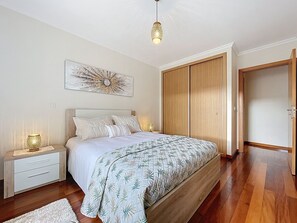 1 bedroom, iron/ironing board, travel cot, free WiFi - Judite Home Apartment by Atlantic Holiday (Santa Cruz)
