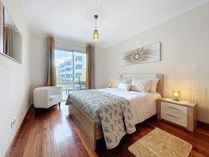 1 chambre, fer et planche à repasser, lit parapluie, Wi-Fi gratuit