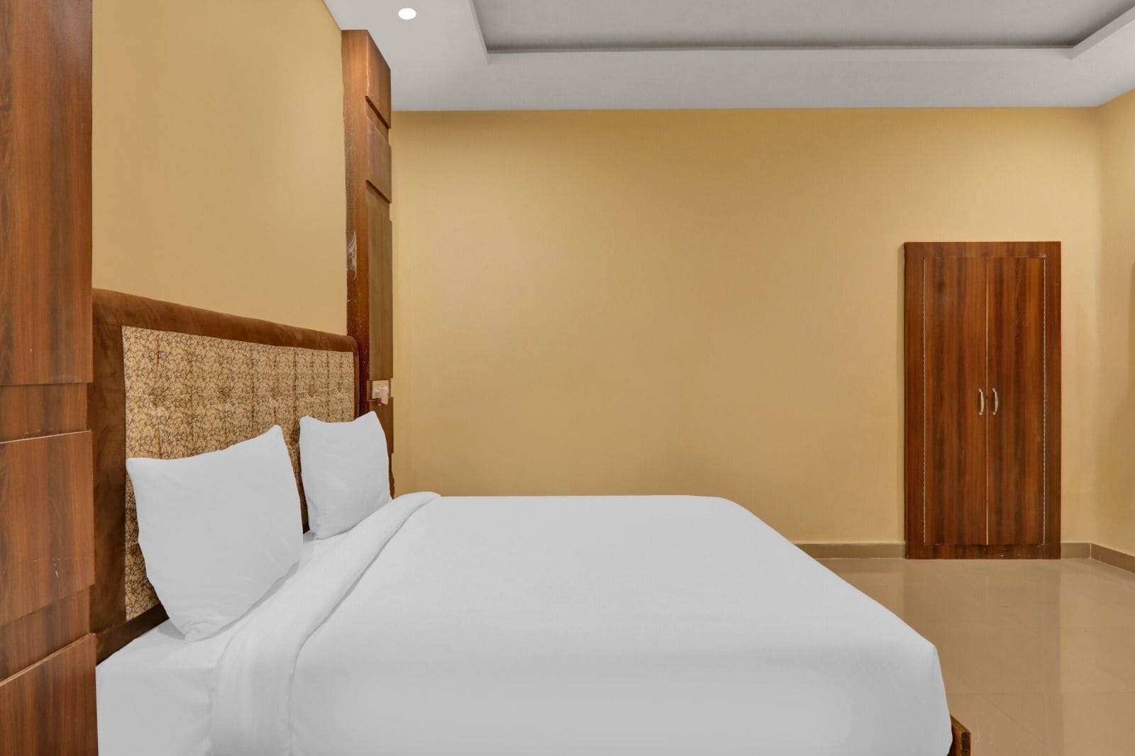 Deluxe Room | Rollaway beds, free WiFi, bed sheets