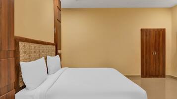 Deluxe Room | Rollaway beds, free WiFi, bed sheets