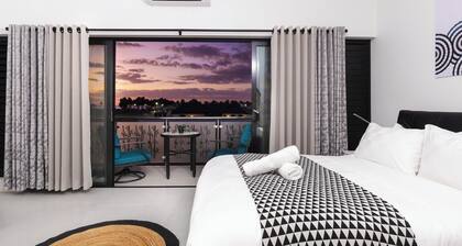 Cozy 2-bedroom apartment in adorable Wailoaloa Beach