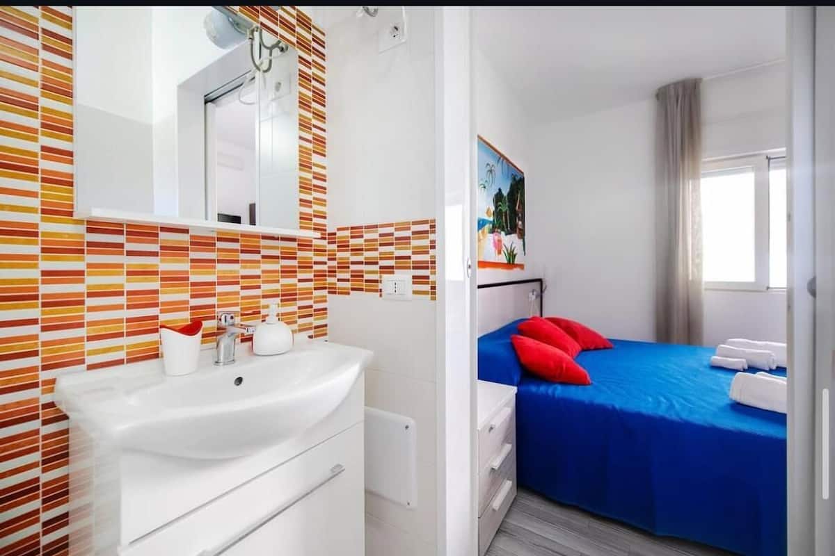 Double Room | In-room safe, free WiFi