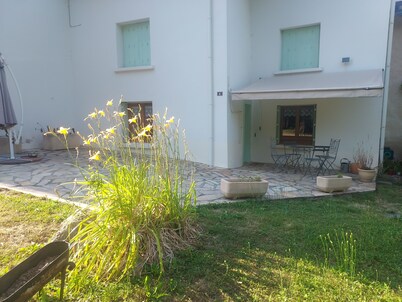1 km from the village, along the greenway between Foix and Saint-Girons.