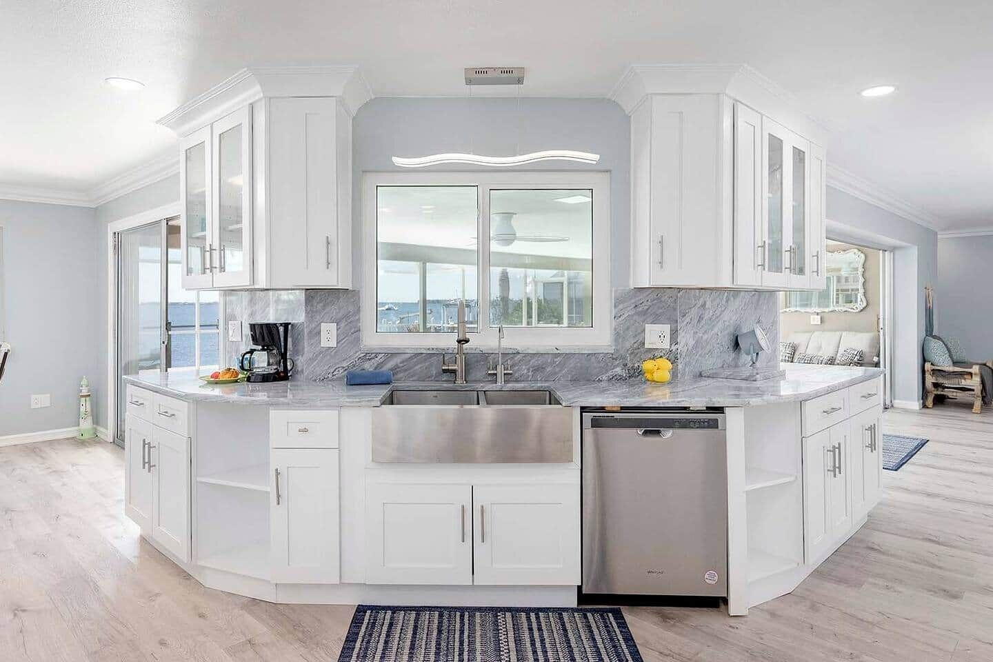 冰箱、微波炉、烤箱、炉灶