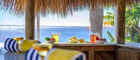 屋外ダイニングエリア