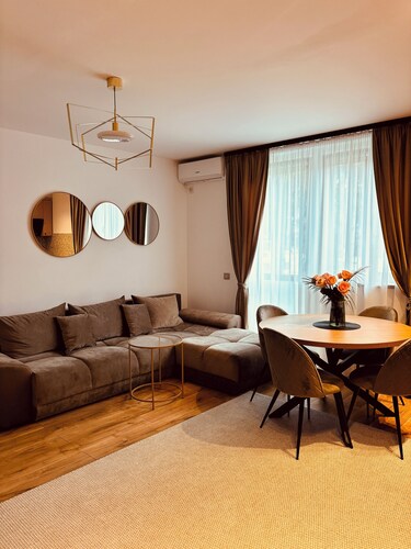 Enjoyable 1-bedroom apartment with AC in charming Piatra Neamț