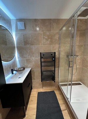 Bathroom - Freya room (Forges-les-Eaux)