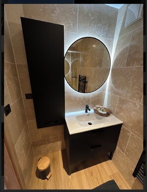 Bathroom - Freya room (Forges-les-Eaux)